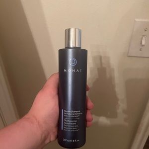 Monat renew shampoo (brand new)